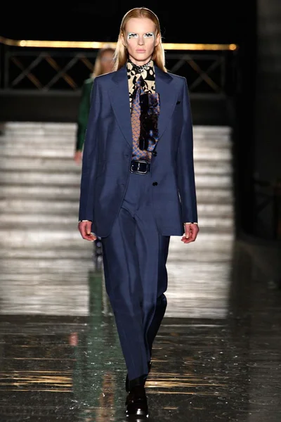 Look 1